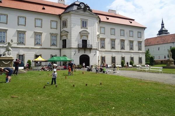 Piknikový den ve vizovické sezóně nesmí chybět - Zámek Vizovice