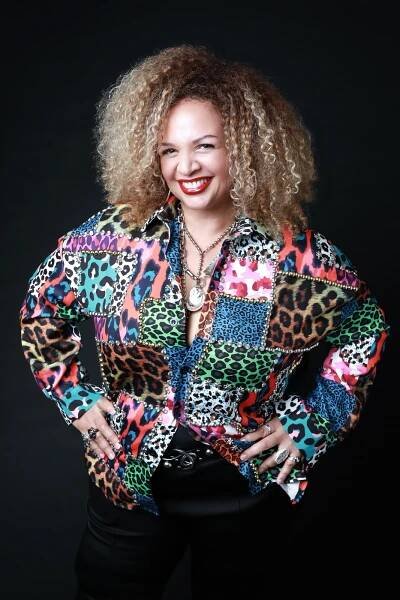 Davina Robinson | The Only American Powerhouse Blues Queen in Japan - GALLERY