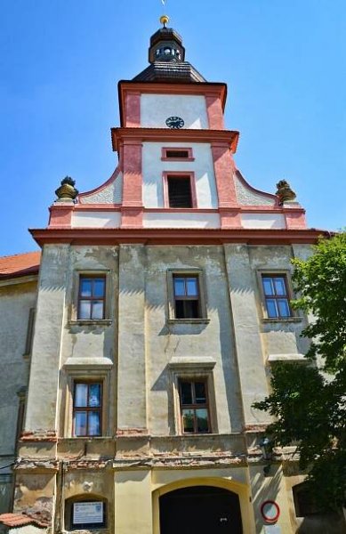 Zámek Bělá pod Bezdězem | TuristickaMapa.cz