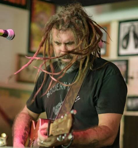 » Tony Roberts – Four Chords and the Truth