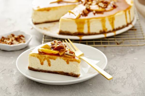Karamelový cheesecake, kterému neodoláte! - iMnam.cz