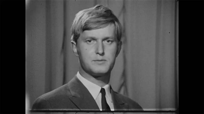 Když v roce 1969 sháněli do Československé televize hlasatele zpráv, neváhal a přihlásil se. V konkurzu vyhrál a jeho televizní kariéře tak nic nestálo v cestě.