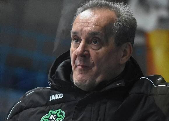 Milan Jančuška je ako prvý tréner v extralige osemstovkár