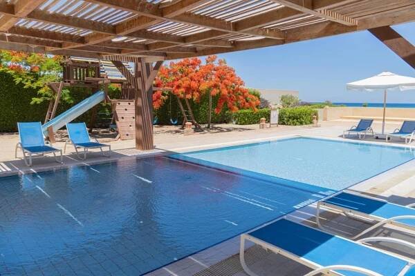 Bazén v ubytování Caesar Bay Resort nebo v jeho okolí