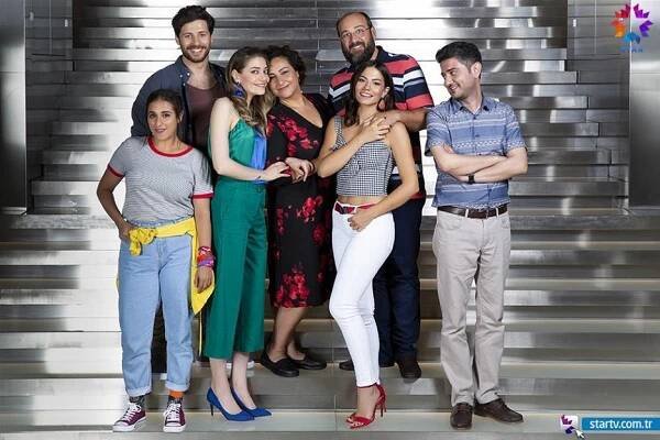 Ceren Taşçı, Ali Yağcı, Öznur Serçeler, Özlem Tokaslan, Berat Yenilmez, Demet Özdemir, Cihan Ercan - Zasněná láska - Promo