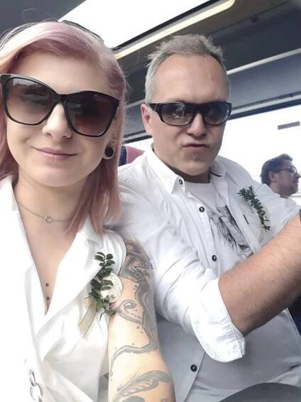 Svatba na 1. máje? Dyk zamířil v bílém na svatbu! Tolik gratulací nečekal