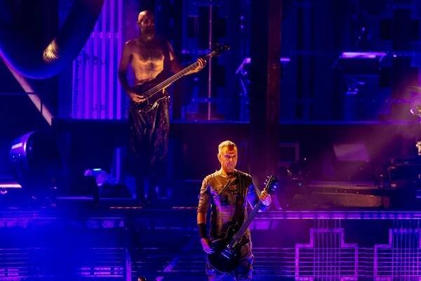 Recenze: Metalová huť žhnula nad Prahou. Rammstein v Letňanech odstartovali turné