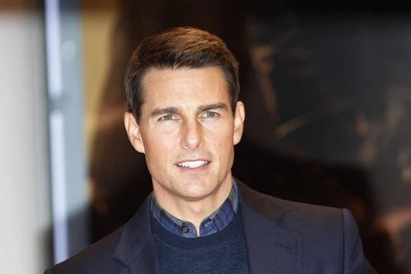 Tom Cruise kaskadéra nepotřebuje: Šplhal po letadle kilometr nad zemí!