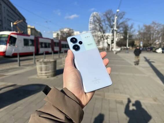 Recenze Xiaomi Redmi Note 13 Pro+ 5G - Testy & Srovnání 2025