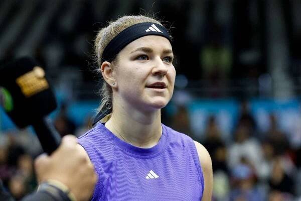 Los Australian Open: Těžká cesta pro Muchovou, Macháč je blízko Djokoviče. Siniaková vyfasovala Šwiatekovou