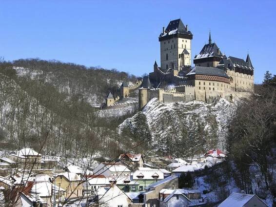 Český Kras: Vyrazte na Karlštejn nebo do Koněpruských jeskyní