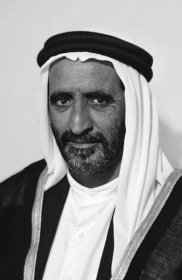 Jeho Výsost Rashid bin Saeed Al Maktoum.png