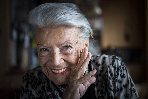 Zemřela herečka Zdenka Procházková. Mezi její nejvýznamnější role patří ztvárnění Lídy Baarové v Renčově stejnojmenném filmu....