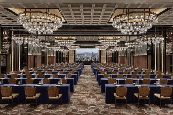 Ritz-Carlton Ballroom - Classroom Setup