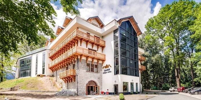 Bývalý hrad v polských Krkonoších: jídlo, wellness