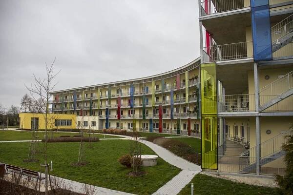 Hejtman otevřel nově zrekonstruovaný domov pro seniory Pohoda ve Chválkovicích | Olomoucký kraj