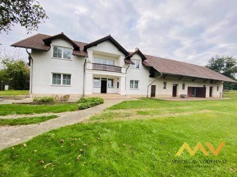 Pronájem bytu 4+kk v rodinném domě se zahradou, 115 m2, obec Osičky.