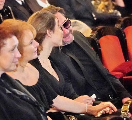 Slzy smutku střídaly úsměvy: Rodina se rozloučila s Luďkem Munzarem (85)