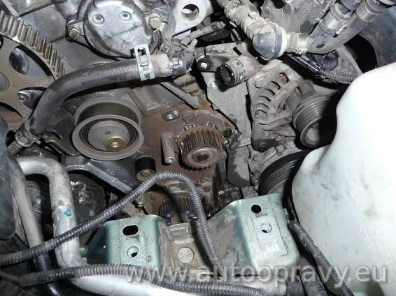 Výměna rozvodů a vodní pumpy – Octavia 20v turbo - www.autoopravy.eu