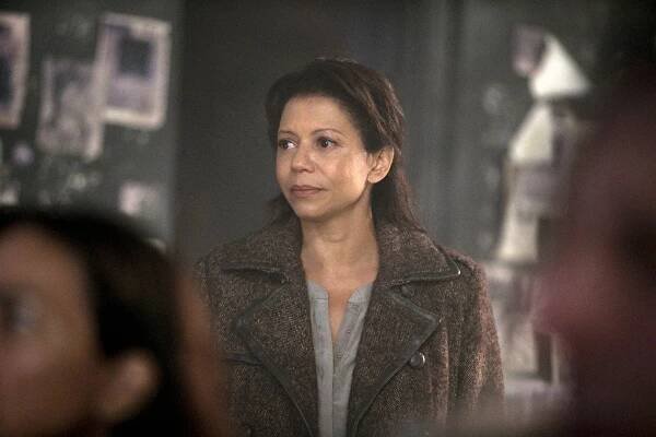Falling Skies - Badlands - Z filmu - Gloria Reuben