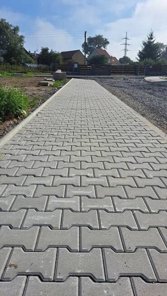 Zámková dlažba, realizace dlažeb -