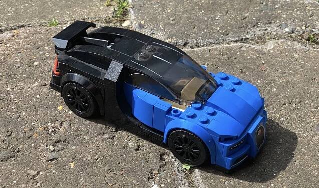 The usual LEGO rim designs could do with an improvement for such a significant model.