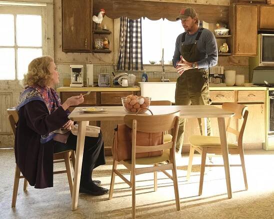 Farma na spadnutí - Tornado Season: Part One - Z filmu - Celia Weston, Dax Shepard