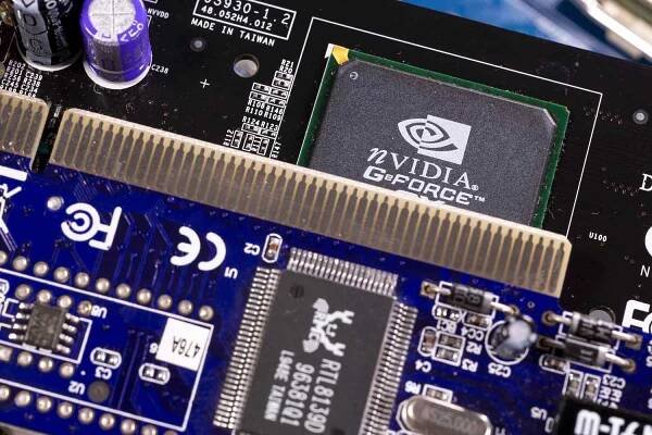 Semiconductor Stocks Fall on US Export Restrictions