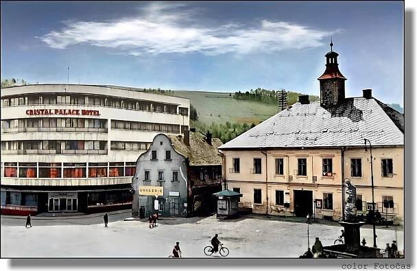 Krásné náměstí Železného Brodu z konce čtyřicátých let minulého století... Zatím tedy poslední fotka, pak mi "kleknul" počítač... 😱🤧  (color Fotočas)