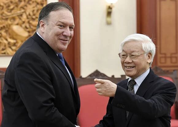 US Secretary of State Mike Pompeo (L) meets Vietnam's Communist Party General Secretary Nguyen Phu Trong at the Party's head office in Hanoi on July 8, 2018. Photo: AFP/Pool