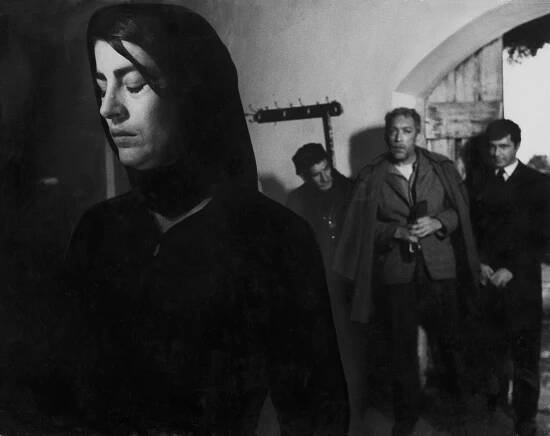 Irene Papas, Actress in ‘Zorba,’ ‘Z’ and Greek Tragedies, Is Dead at 96