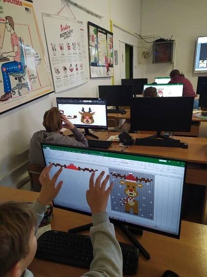 Vánoční tvoření v hodinách informatiky – 4. – 8. třída - ZŠ Dyjákovice