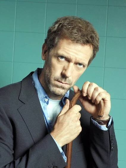 FOTO: Charismatický herec Hugh Laurie. – stránka 15