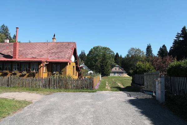 Soubor:Vojnův Městec, Nová Huť, ulice (2019-09-22; 05).jpg – Wikipedie