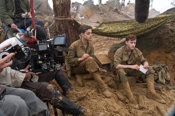 Rami Malek, Joseph Mazzello - Pacifik - Okinawa - Z natáčení