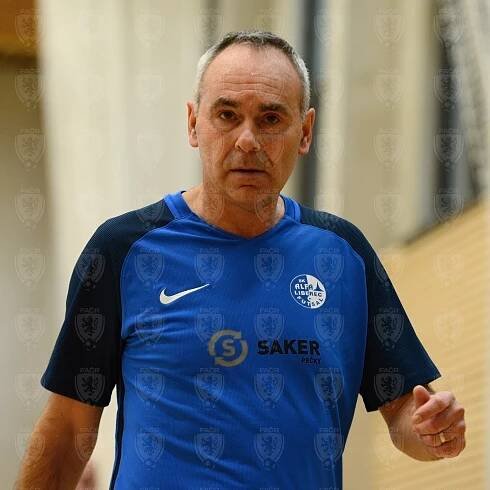 Mistrovství ČR Veteránského futsalu znovu opanovali Veteráni Chrudim | FOTBAL.CZ