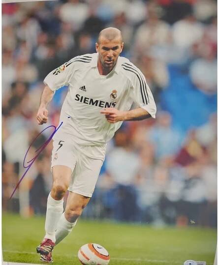 Zinedine Zidane Auto Signed 11x14 Photo Real Madrid France Beckett BAS Witnessed