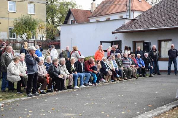 Oslavy 100 let Republiky - Oficiální stránky obce Hvožďany