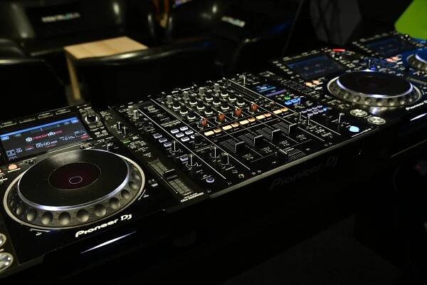 DJ Rooms - RENTAL 4 DJS