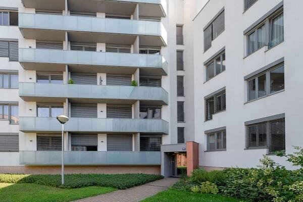 Pronájem bytu 3+kk, balkon, lodžie, parking - Mgr. Monika Holemá | realitní specialistka na prodej nemovitostí v Praze 