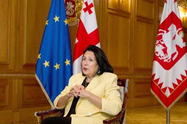 Gruzínská prezidentka vetovala „ruský zákon“. Parlament ji může pohodlně přehlasovat