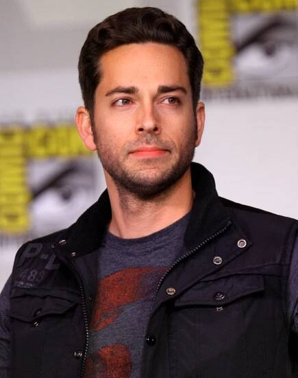Soubor:Zachary Levi by Gage Skidmore 3.jpg – Wikipedie