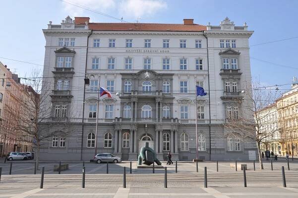 Nejvyšší správní soud zamítl stížnost Klimatické žaloby. Ta žádala aktivnější kroky proti emisím - Ekolist.cz