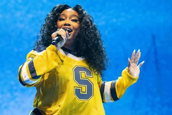 Nejvíc nominací na Grammy má zpěvačka SZA, uspět mohou i písně z filmu Barbie