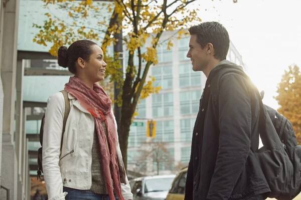 Lidé zítřka - Rumble - Z filmu - Madeleine Mantock, Robbie Amell