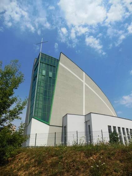 Trenčín - kostol sv. Rodiny - Kostel