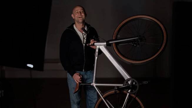 Rollen mit Haltung – Jürgen Vogel fährt Coboc