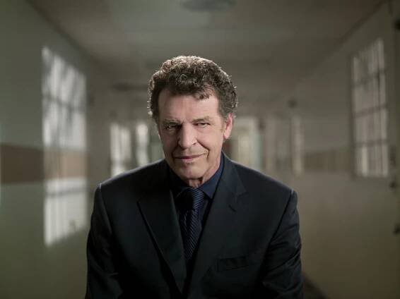 Temné události - Promo - John Noble