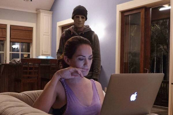 2G5J524 PAS UN BRUIT HUSH 2016 de Mike Flanagan Kate Siegel John Gallagher Jr. Prod DB © Netflix - Intrepid Pictures - Blumhouse Productions