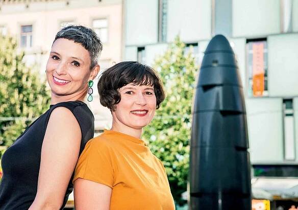 Kateřina Lišková a Lucie Jarkovská založily duo Docentky a nacvičily stand-up na téma Sexuální výchova. Nejbližší vystoupení: 28. 9. Brno, 10. 10.Pardubice a 9. 11. Jihlava.
